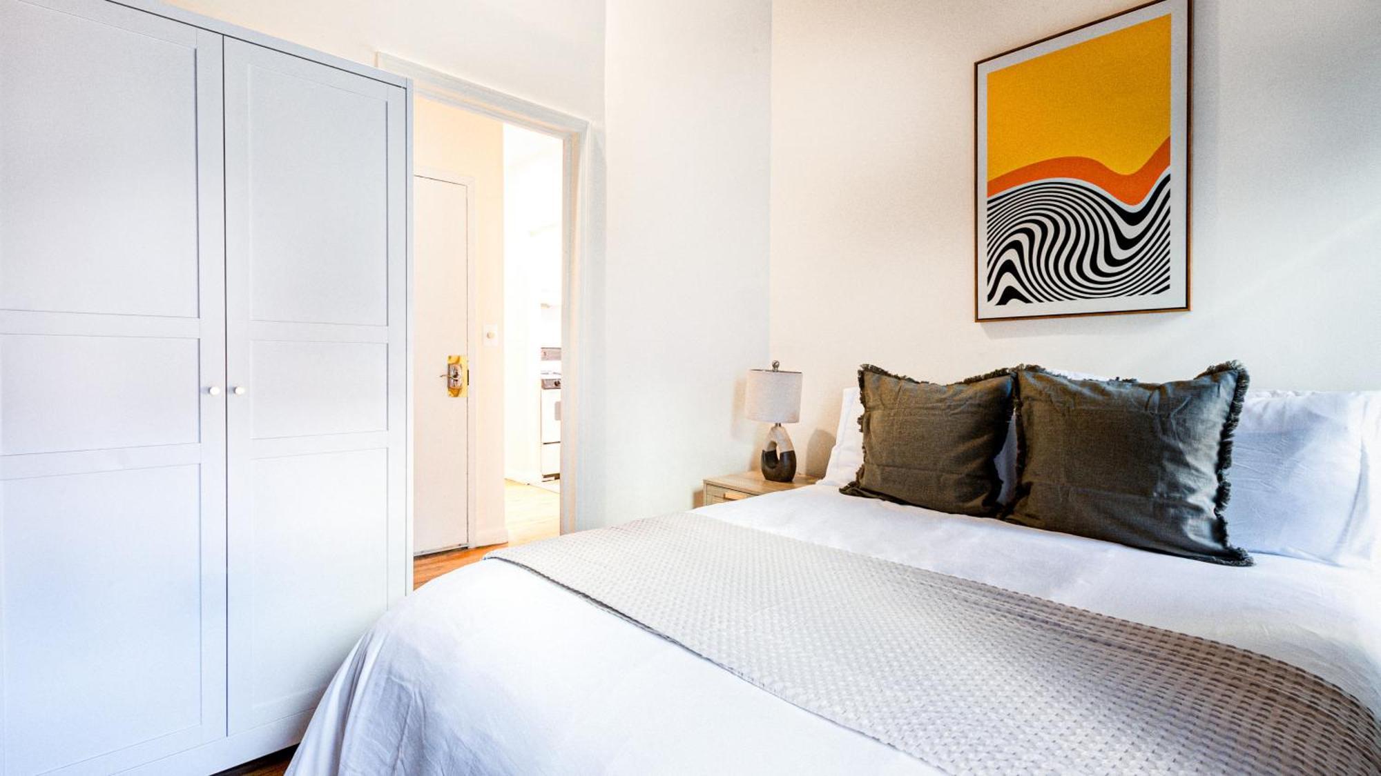 Unbeatable & Cozy 4bdr & 1 Bth In Manhattan Apartment